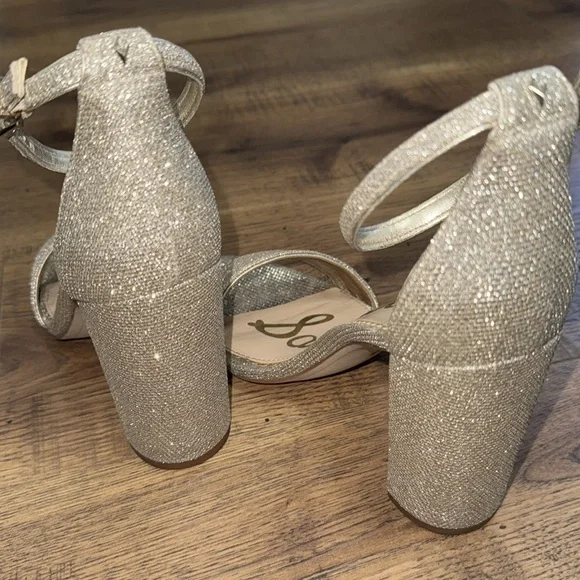 Sam Edelman Women's Glittering Gold Heels - Picture 5 of 6